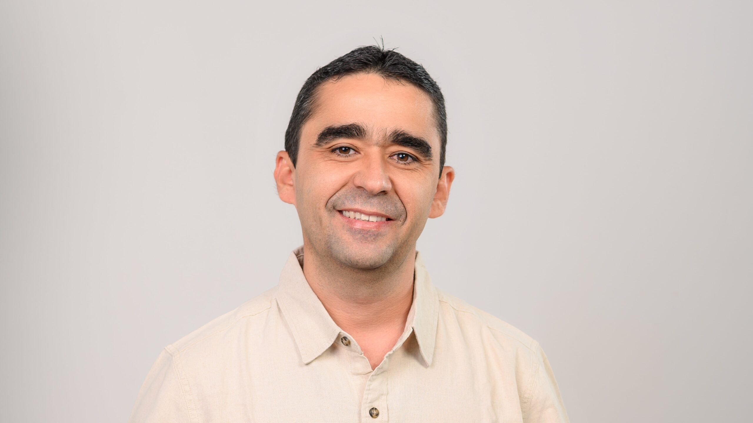 Professor de Física explicando conceitos